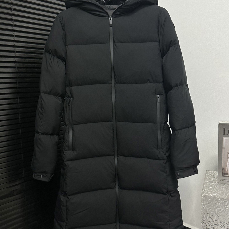 G*u*i coats